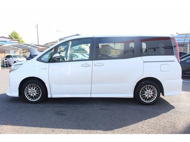 ノア ハイブリッドSi ダブルバイビーII 禁煙車 両側電動スライドドア 純正ナビ フルセグ シートヒーター オートクルーズ 衝突軽減ブレーキ LEDヘッドライト ETC ハーフレザー オートマチックハイビーム レーンディバーチヤーアラート(11枚目)