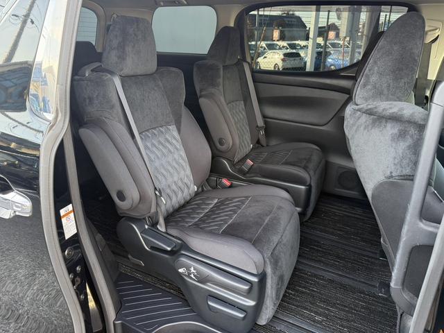 アルファード ２．５Ｓ　後期型　禁煙車　メーカー１３．２インチ後席モニター　純正９インチナビ　フルセグ　Ｂカメラ　両側電動スライドドア　ＥＴＣ　デジタルインナーミラー　トヨタセーフティセンス　アダプティブクルーズコントロール（16枚目）