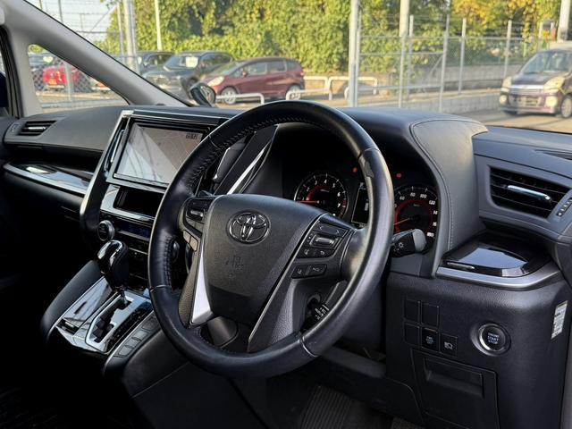 アルファード ２．５Ｓ　後期型　禁煙車　メーカー１３．２インチ後席モニター　純正９インチナビ　フルセグ　Ｂカメラ　両側電動スライドドア　ＥＴＣ　デジタルインナーミラー　トヨタセーフティセンス　アダプティブクルーズコントロール（41枚目）