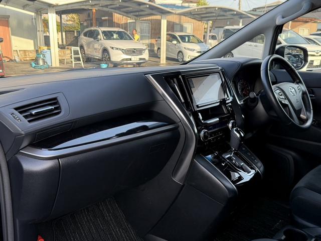 アルファード ２．５Ｓ　後期型　禁煙車　メーカー１３．２インチ後席モニター　純正９インチナビ　フルセグ　Ｂカメラ　両側電動スライドドア　ＥＴＣ　デジタルインナーミラー　トヨタセーフティセンス　アダプティブクルーズコントロール（43枚目）