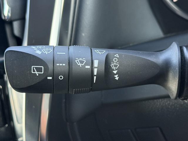 アルファード ２．５Ｓ　後期型　禁煙車　メーカー１３．２インチ後席モニター　純正９インチナビ　フルセグ　Ｂカメラ　両側電動スライドドア　ＥＴＣ　デジタルインナーミラー　トヨタセーフティセンス　アダプティブクルーズコントロール（56枚目）