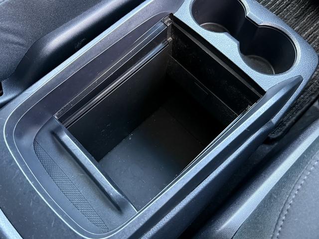 アルファード ２．５Ｓ　後期型　禁煙車　メーカー１３．２インチ後席モニター　純正９インチナビ　フルセグ　Ｂカメラ　両側電動スライドドア　ＥＴＣ　デジタルインナーミラー　トヨタセーフティセンス　アダプティブクルーズコントロール（63枚目）