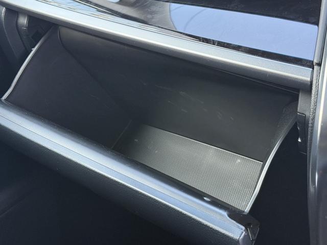 アルファード ２．５Ｓ　後期型　禁煙車　メーカー１３．２インチ後席モニター　純正９インチナビ　フルセグ　Ｂカメラ　両側電動スライドドア　ＥＴＣ　デジタルインナーミラー　トヨタセーフティセンス　アダプティブクルーズコントロール（65枚目）