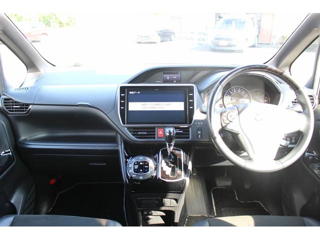 ノア Si ダブルバイビーIII 禁煙車 メーカー13.2型後席モニター フルセグ バックカメラ 両側電動スライドドア 衝突軽減ブレーキ ETC2.0 Bluetooth レーンキープアシスト クリアランスソナー ハーフレザーシート(18枚目)