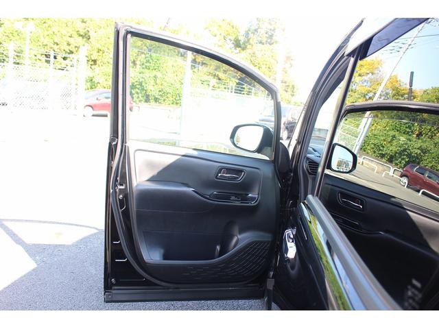 ノア Si ダブルバイビーIII 禁煙車 メーカー13.2型後席モニター フルセグ バックカメラ 両側電動スライドドア 衝突軽減ブレーキ ETC2.0 Bluetooth レーンキープアシスト クリアランスソナー ハーフレザーシート(42枚目)