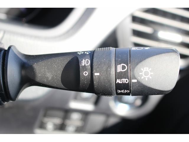 ノア Si ダブルバイビーIII 禁煙車 メーカー13.2型後席モニター フルセグ バックカメラ 両側電動スライドドア 衝突軽減ブレーキ ETC2.0 Bluetooth レーンキープアシスト クリアランスソナー ハーフレザーシート(55枚目)