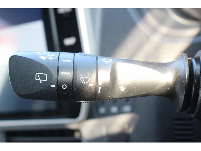 ノア Si ダブルバイビーIII 禁煙車 メーカー13.2型後席モニター フルセグ バックカメラ 両側電動スライドドア 衝突軽減ブレーキ ETC2.0 Bluetooth レーンキープアシスト クリアランスソナー ハーフレザーシート(56枚目)