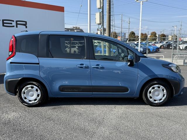 シエンタ ハイブリッドG 禁煙車 純正8型ディスプレイオーディオ バックカメラ トヨタセーフティセンス 両側電動スライド 衝突軽減ブレーキブラインドスポットモニター アダプティブクルーズコントロール パーキングサポートブレーキ(10枚目)