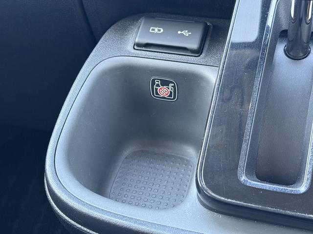 シエンタ ハイブリッドG 禁煙車 純正8型ディスプレイオーディオ バックカメラ トヨタセーフティセンス 両側電動スライド 衝突軽減ブレーキブラインドスポットモニター アダプティブクルーズコントロール パーキングサポートブレーキ(57枚目)