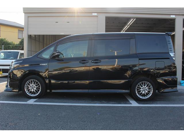 ヴォクシー ハイブリッドZS 後期型 禁煙車 純正10インチナビ フルセグ TRDフルエアロ バックモニター 両側電動スライド シートヒーター ビルトインETC 衝突軽減ブレーキ オートクルーズコントロール 純正AW(10枚目)