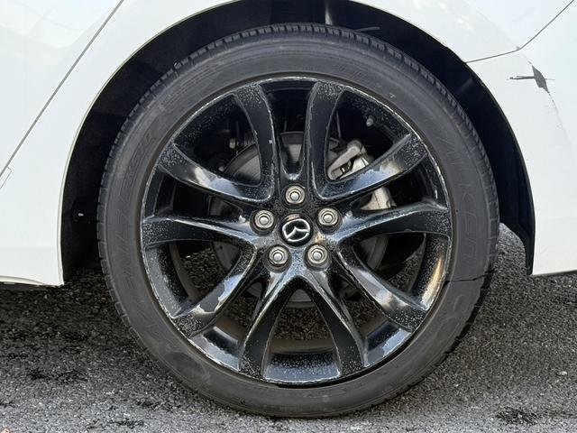 アテンザセダン ２５Ｓ　Ｌパッケージ　禁煙車　白革シート　ＢＯＳＥサウンド　純正７インチナビ　フルセグ　バックカメラ　クルーズコントロール　ヘッドアップディスプレイ　シートヒーター　パワーシート　ＥＴＣ　アイドリングストップ（9枚目）