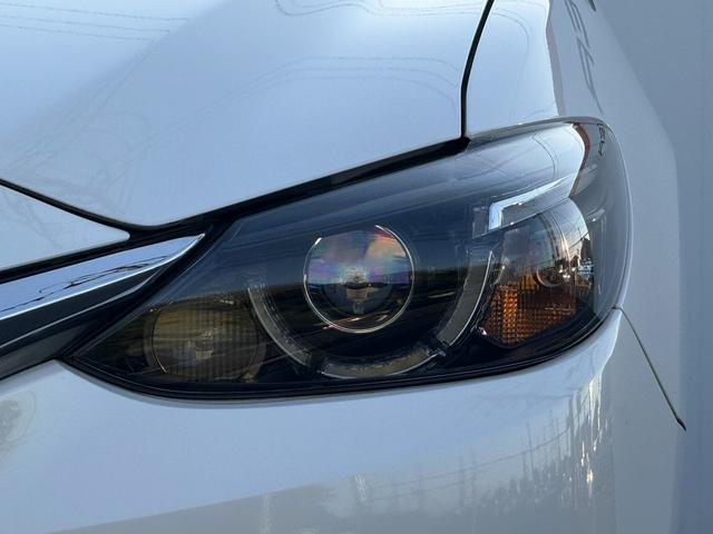 アテンザセダン ２５Ｓ　Ｌパッケージ　禁煙車　白革シート　ＢＯＳＥサウンド　純正７インチナビ　フルセグ　バックカメラ　クルーズコントロール　ヘッドアップディスプレイ　シートヒーター　パワーシート　ＥＴＣ　アイドリングストップ（22枚目）