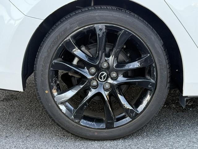 アテンザセダン ２５Ｓ　Ｌパッケージ　禁煙車　白革シート　ＢＯＳＥサウンド　純正７インチナビ　フルセグ　バックカメラ　クルーズコントロール　ヘッドアップディスプレイ　シートヒーター　パワーシート　ＥＴＣ　アイドリングストップ（27枚目）