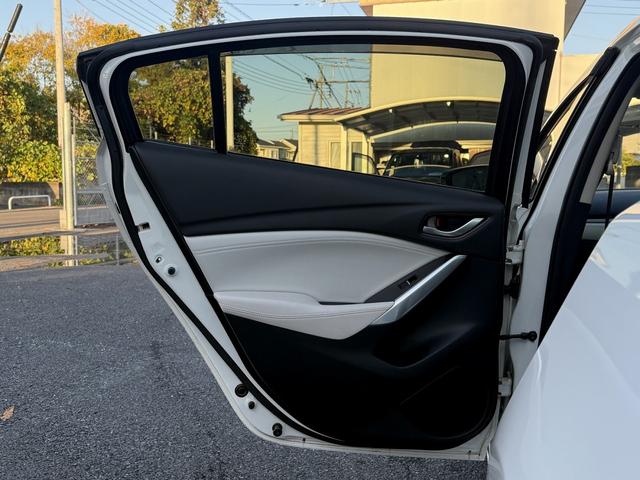 アテンザセダン ２５Ｓ　Ｌパッケージ　禁煙車　白革シート　ＢＯＳＥサウンド　純正７インチナビ　フルセグ　バックカメラ　クルーズコントロール　ヘッドアップディスプレイ　シートヒーター　パワーシート　ＥＴＣ　アイドリングストップ（33枚目）