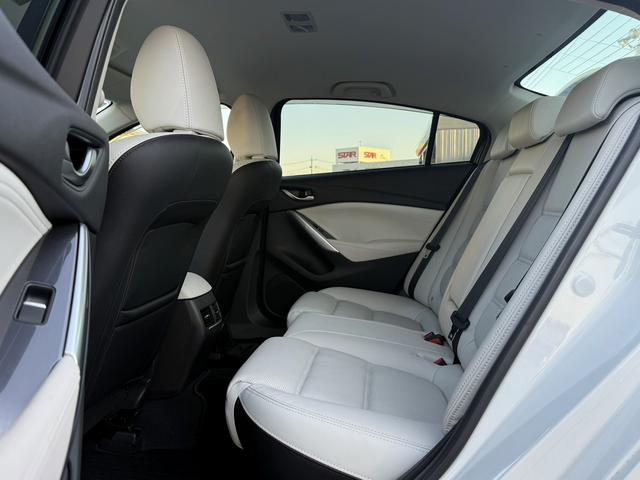 アテンザセダン ２５Ｓ　Ｌパッケージ　禁煙車　白革シート　ＢＯＳＥサウンド　純正７インチナビ　フルセグ　バックカメラ　クルーズコントロール　ヘッドアップディスプレイ　シートヒーター　パワーシート　ＥＴＣ　アイドリングストップ（37枚目）