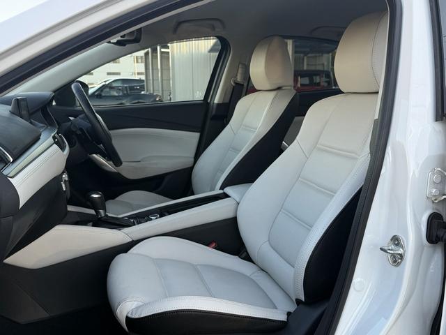 アテンザセダン ２５Ｓ　Ｌパッケージ　禁煙車　白革シート　ＢＯＳＥサウンド　純正７インチナビ　フルセグ　バックカメラ　クルーズコントロール　ヘッドアップディスプレイ　シートヒーター　パワーシート　ＥＴＣ　アイドリングストップ（40枚目）