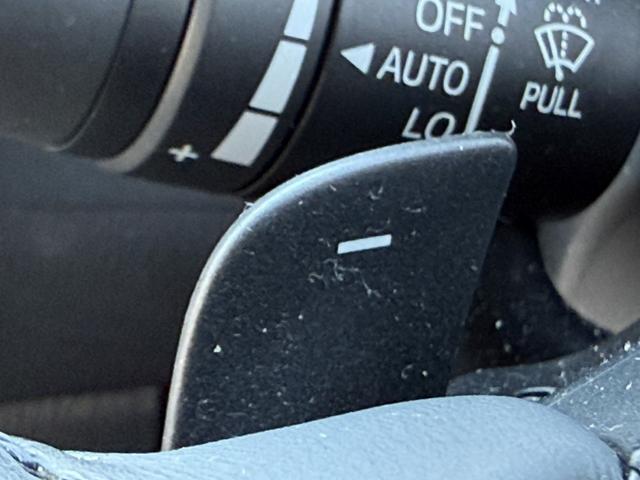 アテンザセダン ２５Ｓ　Ｌパッケージ　禁煙車　白革シート　ＢＯＳＥサウンド　純正７インチナビ　フルセグ　バックカメラ　クルーズコントロール　ヘッドアップディスプレイ　シートヒーター　パワーシート　ＥＴＣ　アイドリングストップ（44枚目）