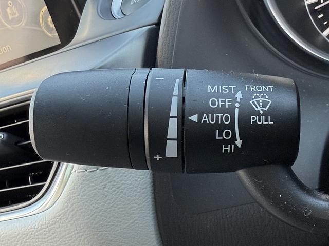 アテンザセダン ２５Ｓ　Ｌパッケージ　禁煙車　白革シート　ＢＯＳＥサウンド　純正７インチナビ　フルセグ　バックカメラ　クルーズコントロール　ヘッドアップディスプレイ　シートヒーター　パワーシート　ＥＴＣ　アイドリングストップ（46枚目）