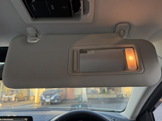 アテンザセダン ２５Ｓ　Ｌパッケージ　禁煙車　白革シート　ＢＯＳＥサウンド　純正７インチナビ　フルセグ　バックカメラ　クルーズコントロール　ヘッドアップディスプレイ　シートヒーター　パワーシート　ＥＴＣ　アイドリングストップ（61枚目）