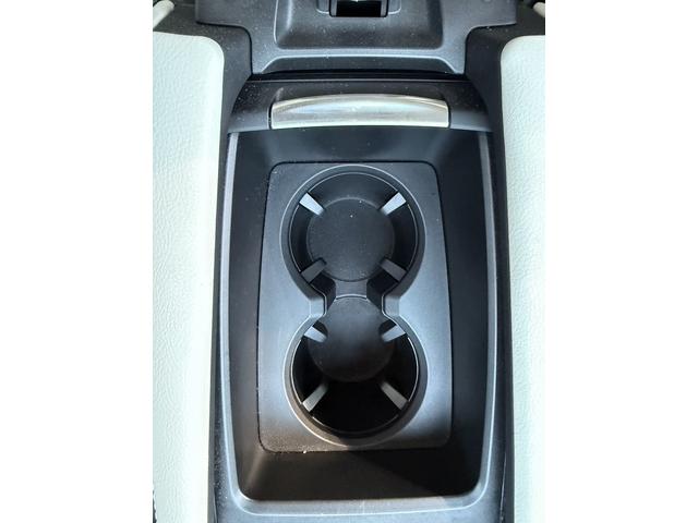 アテンザセダン ２５Ｓ　Ｌパッケージ　禁煙車　白革シート　ＢＯＳＥサウンド　純正７インチナビ　フルセグ　バックカメラ　クルーズコントロール　ヘッドアップディスプレイ　シートヒーター　パワーシート　ＥＴＣ　アイドリングストップ（66枚目）