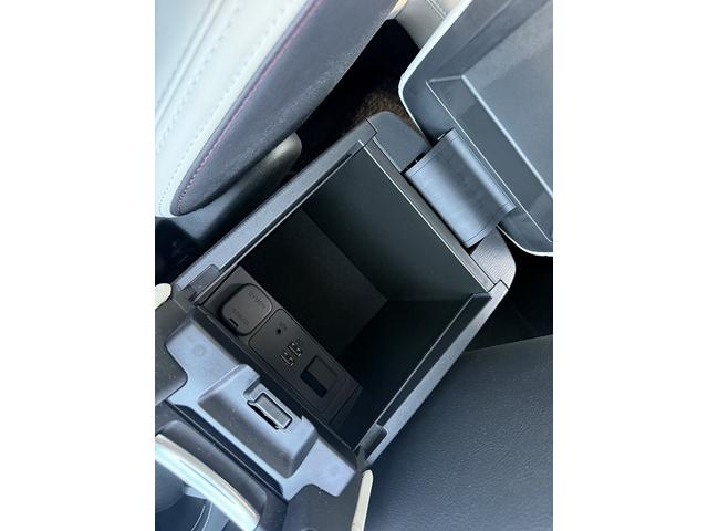 アテンザセダン ２５Ｓ　Ｌパッケージ　禁煙車　白革シート　ＢＯＳＥサウンド　純正７インチナビ　フルセグ　バックカメラ　クルーズコントロール　ヘッドアップディスプレイ　シートヒーター　パワーシート　ＥＴＣ　アイドリングストップ（67枚目）