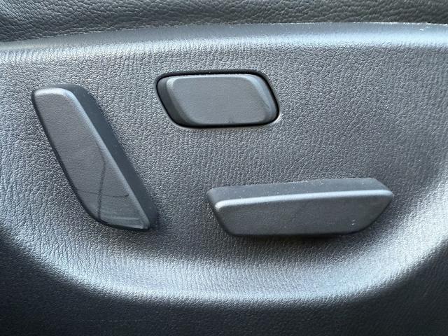 アテンザセダン ２５Ｓ　Ｌパッケージ　禁煙車　白革シート　ＢＯＳＥサウンド　純正７インチナビ　フルセグ　バックカメラ　クルーズコントロール　ヘッドアップディスプレイ　シートヒーター　パワーシート　ＥＴＣ　アイドリングストップ（71枚目）