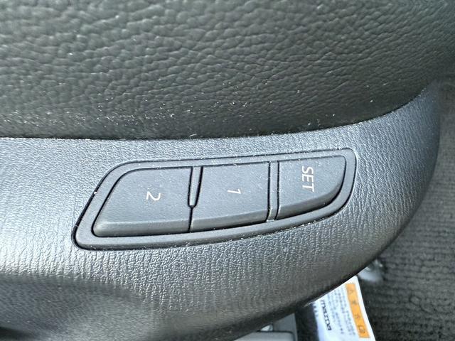 アテンザセダン ２５Ｓ　Ｌパッケージ　禁煙車　白革シート　ＢＯＳＥサウンド　純正７インチナビ　フルセグ　バックカメラ　クルーズコントロール　ヘッドアップディスプレイ　シートヒーター　パワーシート　ＥＴＣ　アイドリングストップ（72枚目）