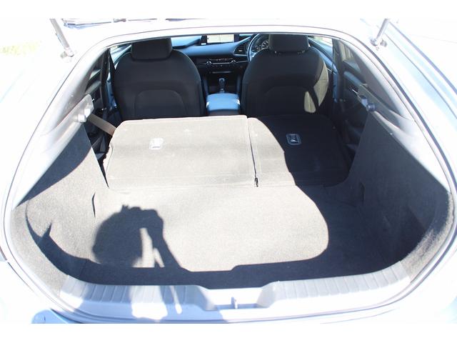 ＭＡＺＤＡ３ファストバック ２０Ｓプロアクティブ　ツーリングセレクション　禁煙車　メーカーオプション８型ナビ　フルセグ　アラウンドヴューモニター　メモリ＆ヒーター付きパワーシート　ステアリングヒーター　ブラインドスポットモニター　レーダークルーズ　運転支援　コーナーセンサー（14枚目）