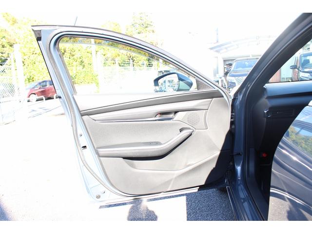 ＭＡＺＤＡ３ファストバック ２０Ｓプロアクティブ　ツーリングセレクション　禁煙車　メーカーオプション８型ナビ　フルセグ　アラウンドヴューモニター　メモリ＆ヒーター付きパワーシート　ステアリングヒーター　ブラインドスポットモニター　レーダークルーズ　運転支援　コーナーセンサー（16枚目）