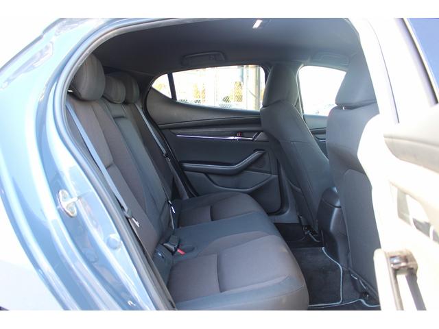 ＭＡＺＤＡ３ファストバック ２０Ｓプロアクティブ　ツーリングセレクション　禁煙車　メーカーオプション８型ナビ　フルセグ　アラウンドヴューモニター　メモリ＆ヒーター付きパワーシート　ステアリングヒーター　ブラインドスポットモニター　レーダークルーズ　運転支援　コーナーセンサー（19枚目）