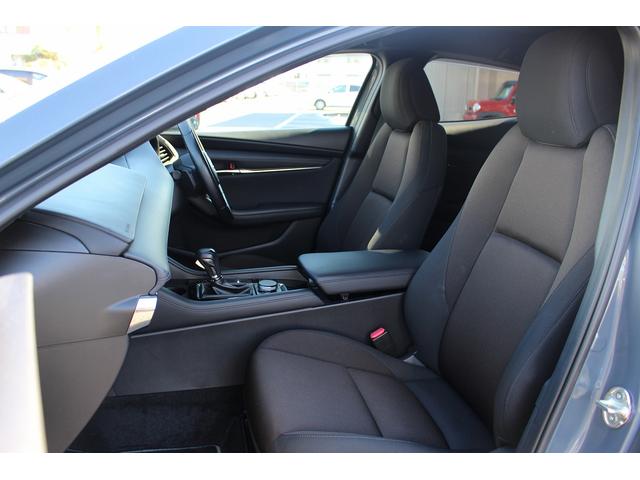 ＭＡＺＤＡ３ファストバック ２０Ｓプロアクティブ　ツーリングセレクション　禁煙車　メーカーオプション８型ナビ　フルセグ　アラウンドヴューモニター　メモリ＆ヒーター付きパワーシート　ステアリングヒーター　ブラインドスポットモニター　レーダークルーズ　運転支援　コーナーセンサー（24枚目）