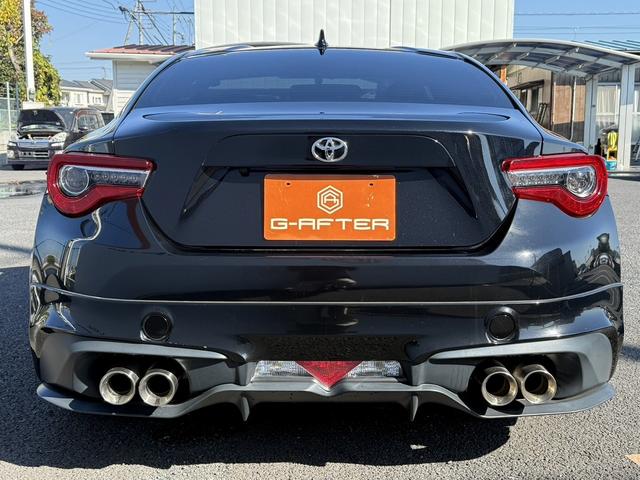 ８６ ＧＴ　後期型　モデリスタエアロ　ｂｒｅｍｂｏ製ブレーキセット　ＴＲＤ４本出しマフラー　禁煙車　純正ナビ　バックカメラ　フルセグ　オートクルーズコントロール　ＥＴＣ　ＬＥＤヘッドライト　６速マニュアル車（10枚目）