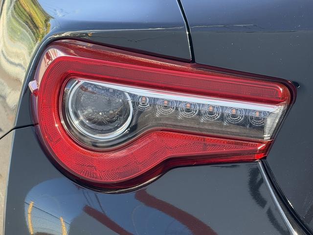 ８６ ＧＴ　後期型　モデリスタエアロ　ｂｒｅｍｂｏ製ブレーキセット　ＴＲＤ４本出しマフラー　禁煙車　純正ナビ　バックカメラ　フルセグ　オートクルーズコントロール　ＥＴＣ　ＬＥＤヘッドライト　６速マニュアル車（27枚目）