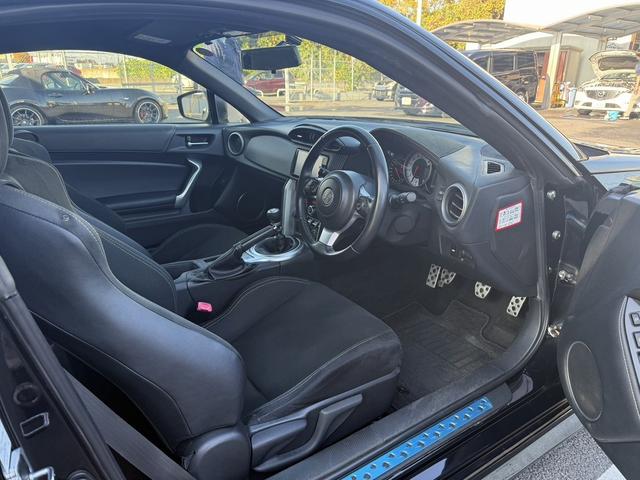 ８６ ＧＴ　後期型　モデリスタエアロ　ｂｒｅｍｂｏ製ブレーキセット　ＴＲＤ４本出しマフラー　禁煙車　純正ナビ　バックカメラ　フルセグ　オートクルーズコントロール　ＥＴＣ　ＬＥＤヘッドライト　６速マニュアル車（36枚目）