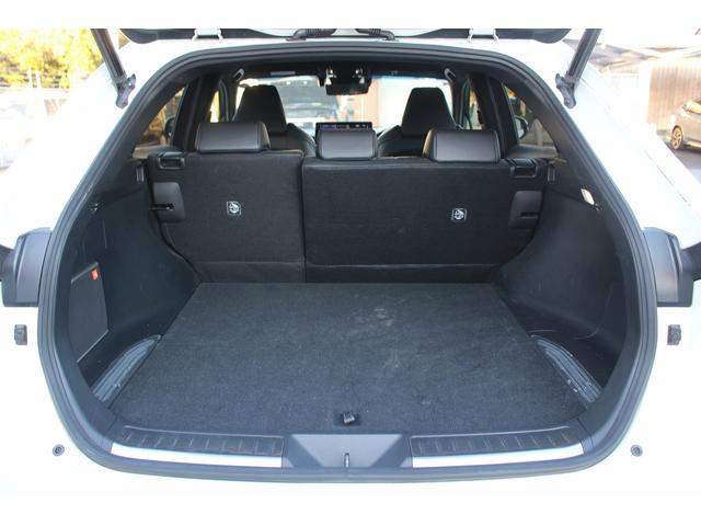 ハリアーハイブリッド Ｚ　禁煙車　パノラミックビューモニター　フルモデリスタエアロ　純正１２．３インチナビ　ＪＢＬサウンド　電動リアゲート　デジタルインナーミラー　衝突軽減ブレーキ　アダクティブクルーズ　レーンキープアシスト（19枚目）