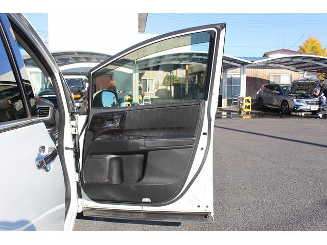 オデッセイハイブリッド ハイブリッドアブソルート・ＥＸホンダセンシング　中期型　禁煙車　純正９インチナビ　純正１１インチ後席モニター　アラウンドヴューモニター　ブラインドスポットモニター　ヒーター付きパワーシート　コーナーセンサー　駐車支援システム　両側電動スライド（23枚目）