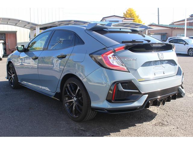 シビック ハッチバック　禁煙車　サンルーフ　ＯＰ本革シート　純正ナビ　フルセグ　バックカメラ　パワーシート　衝突軽減ブレーキシステム　アダクティブクルーズ　ブレーキホールド　パドルシフト　シートヒーター　スポーツアルミペダル（7枚目）