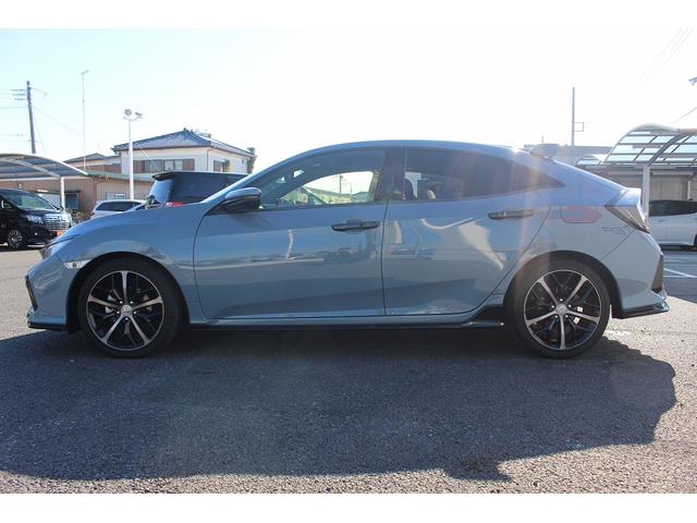 シビック ハッチバック　禁煙車　サンルーフ　ＯＰ本革シート　純正ナビ　フルセグ　バックカメラ　パワーシート　衝突軽減ブレーキシステム　アダクティブクルーズ　ブレーキホールド　パドルシフト　シートヒーター　スポーツアルミペダル（8枚目）