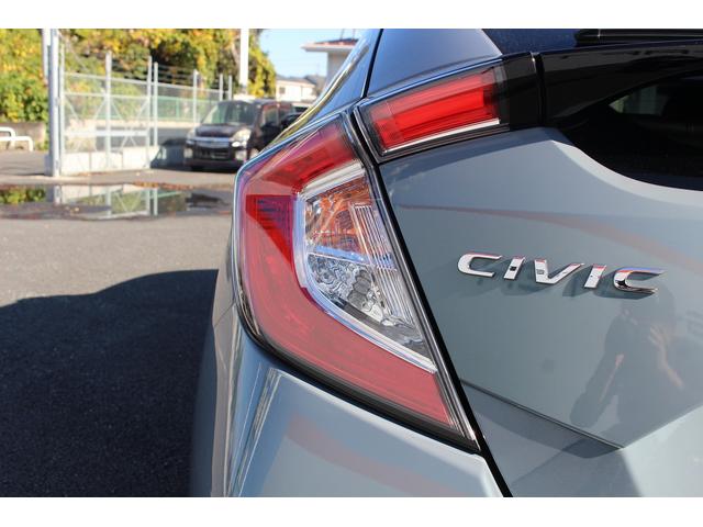 シビック ハッチバック　禁煙車　サンルーフ　ＯＰ本革シート　純正ナビ　フルセグ　バックカメラ　パワーシート　衝突軽減ブレーキシステム　アダクティブクルーズ　ブレーキホールド　パドルシフト　シートヒーター　スポーツアルミペダル（15枚目）