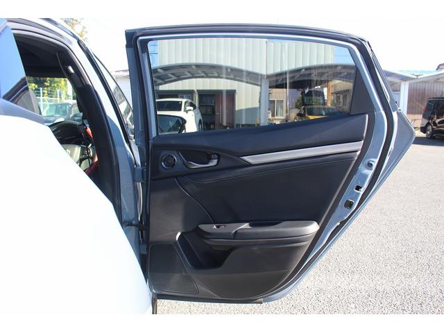 シビック ハッチバック　禁煙車　サンルーフ　ＯＰ本革シート　純正ナビ　フルセグ　バックカメラ　パワーシート　衝突軽減ブレーキシステム　アダクティブクルーズ　ブレーキホールド　パドルシフト　シートヒーター　スポーツアルミペダル（28枚目）