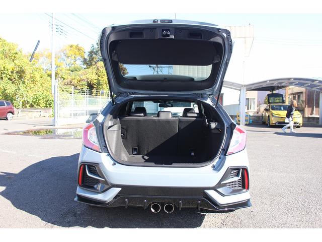 シビック ハッチバック　禁煙車　サンルーフ　ＯＰ本革シート　純正ナビ　フルセグ　バックカメラ　パワーシート　衝突軽減ブレーキシステム　アダクティブクルーズ　ブレーキホールド　パドルシフト　シートヒーター　スポーツアルミペダル（31枚目）