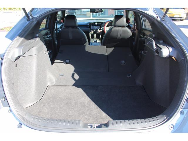 シビック ハッチバック　禁煙車　サンルーフ　ＯＰ本革シート　純正ナビ　フルセグ　バックカメラ　パワーシート　衝突軽減ブレーキシステム　アダクティブクルーズ　ブレーキホールド　パドルシフト　シートヒーター　スポーツアルミペダル（35枚目）