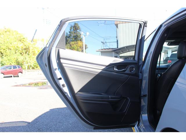 シビック ハッチバック　禁煙車　サンルーフ　ＯＰ本革シート　純正ナビ　フルセグ　バックカメラ　パワーシート　衝突軽減ブレーキシステム　アダクティブクルーズ　ブレーキホールド　パドルシフト　シートヒーター　スポーツアルミペダル（37枚目）