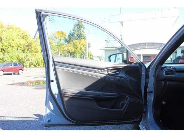 シビック ハッチバック　禁煙車　サンルーフ　ＯＰ本革シート　純正ナビ　フルセグ　バックカメラ　パワーシート　衝突軽減ブレーキシステム　アダクティブクルーズ　ブレーキホールド　パドルシフト　シートヒーター　スポーツアルミペダル（38枚目）