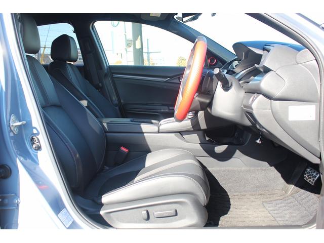 シビック ハッチバック　禁煙車　サンルーフ　ＯＰ本革シート　純正ナビ　フルセグ　バックカメラ　パワーシート　衝突軽減ブレーキシステム　アダクティブクルーズ　ブレーキホールド　パドルシフト　シートヒーター　スポーツアルミペダル（41枚目）