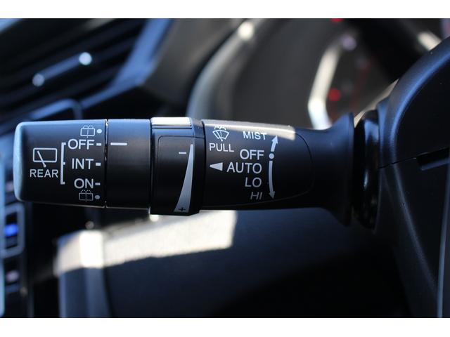 シビック ハッチバック　禁煙車　サンルーフ　ＯＰ本革シート　純正ナビ　フルセグ　バックカメラ　パワーシート　衝突軽減ブレーキシステム　アダクティブクルーズ　ブレーキホールド　パドルシフト　シートヒーター　スポーツアルミペダル（57枚目）