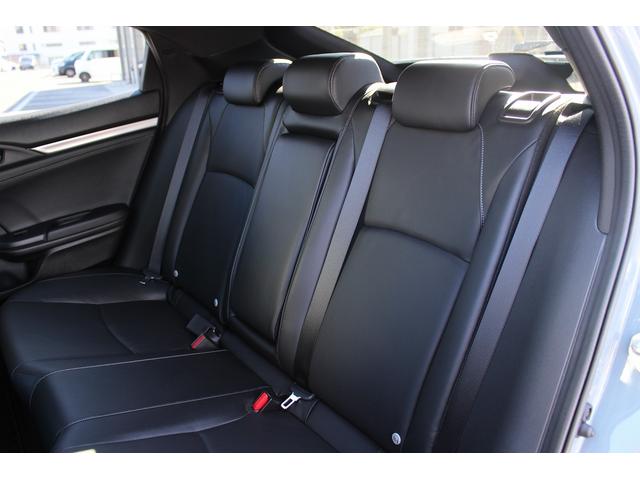 シビック ハッチバック　禁煙車　サンルーフ　ＯＰ本革シート　純正ナビ　フルセグ　バックカメラ　パワーシート　衝突軽減ブレーキシステム　アダクティブクルーズ　ブレーキホールド　パドルシフト　シートヒーター　スポーツアルミペダル（67枚目）