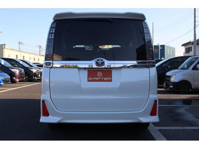 ヴォクシー ＺＳ　煌ＩＩ　禁煙車　純正９インチナビ　フルセグＴＶ　バックカメラ　後席モニター　衝突軽減　車線逸脱防止システム　両側電動スライドドア　先行者発信告知　純正１６インチアルミ　ビルトインＥＴＣ　アイドリングストップ（10枚目）