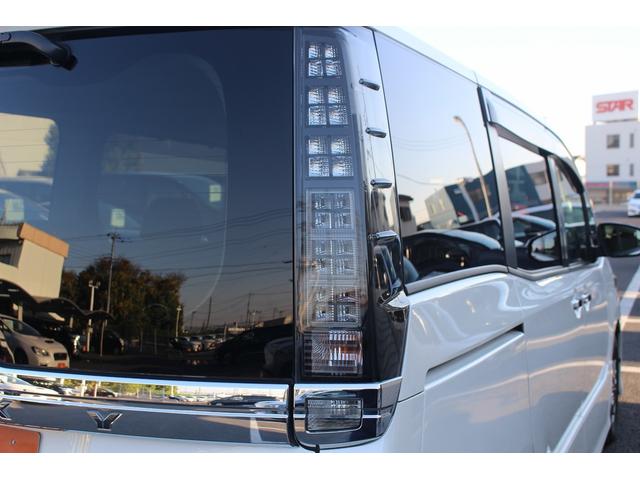 ヴォクシー ＺＳ　煌ＩＩ　禁煙車　純正９インチナビ　フルセグＴＶ　バックカメラ　後席モニター　衝突軽減　車線逸脱防止システム　両側電動スライドドア　先行者発信告知　純正１６インチアルミ　ビルトインＥＴＣ　アイドリングストップ（13枚目）