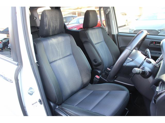 ヴォクシー ＺＳ　煌ＩＩ　禁煙車　純正９インチナビ　フルセグＴＶ　バックカメラ　後席モニター　衝突軽減　車線逸脱防止システム　両側電動スライドドア　先行者発信告知　純正１６インチアルミ　ビルトインＥＴＣ　アイドリングストップ（15枚目）